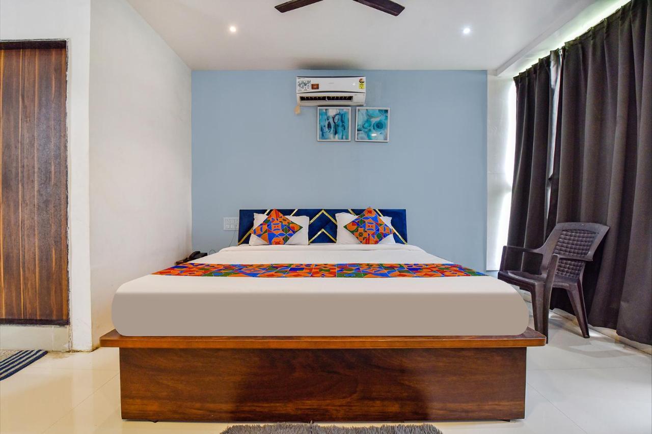 Fabhotel Code Surat Exterior foto